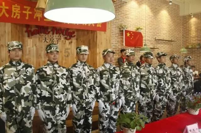 百色市右江区迎龙第一小学在一、二年级开展“神奇中医,护苗成长”活动