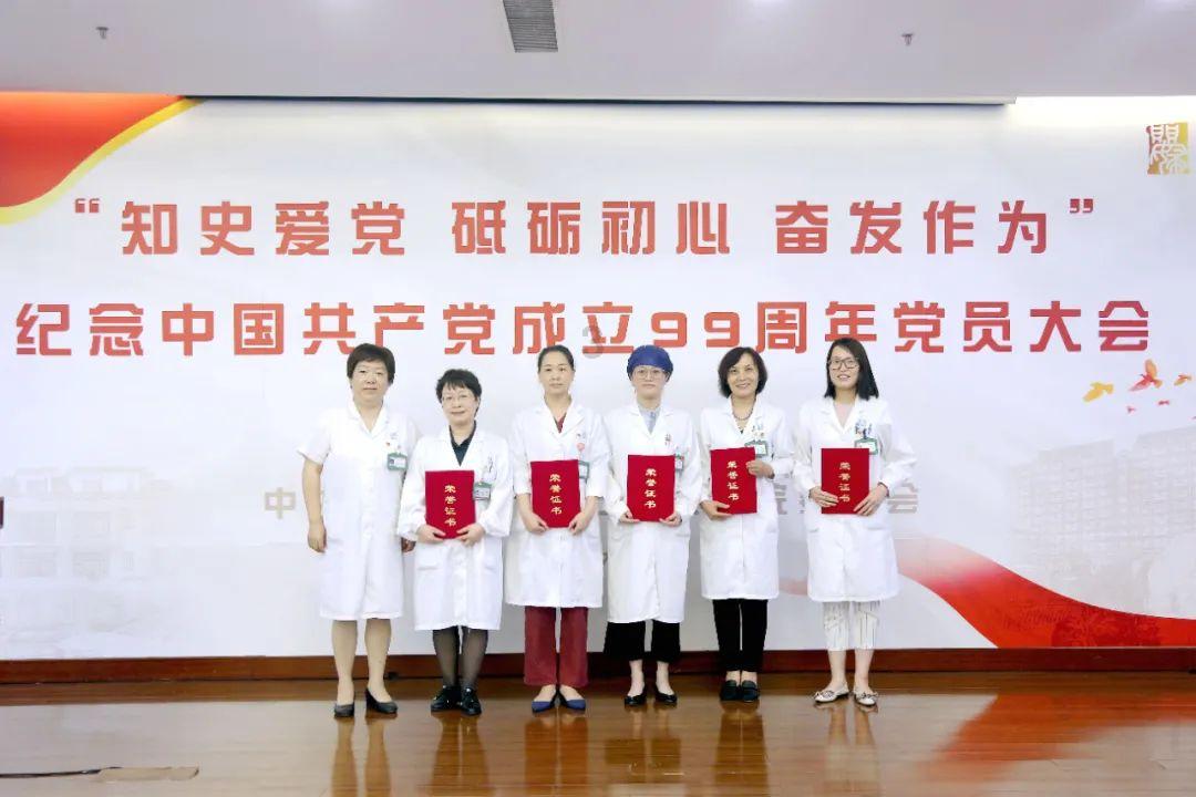 深度解析如何做一个内心强大的人,平台,了解最新红迪网资讯